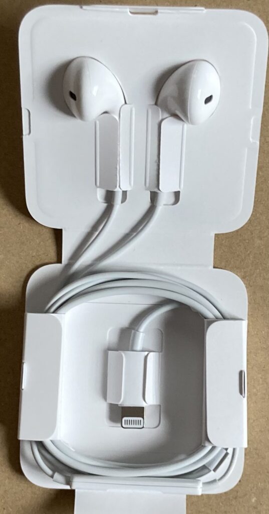 Apple EarPods Lightningコネクタ版の中身とケーブル