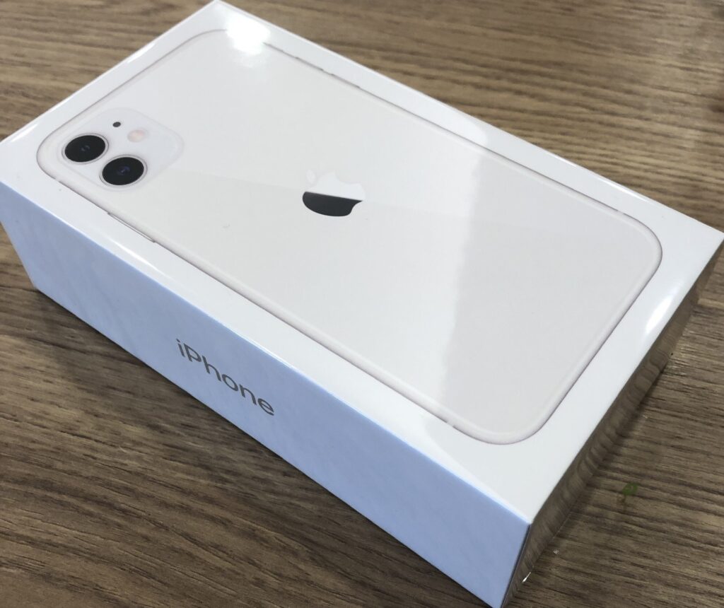 2026年の中古iPhone選びで候補になるホワイトのiPhone 11実機